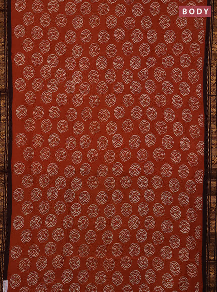 Sungudi cotton saree brown and dark coffee brown with allover batik butta prints and zari woven border