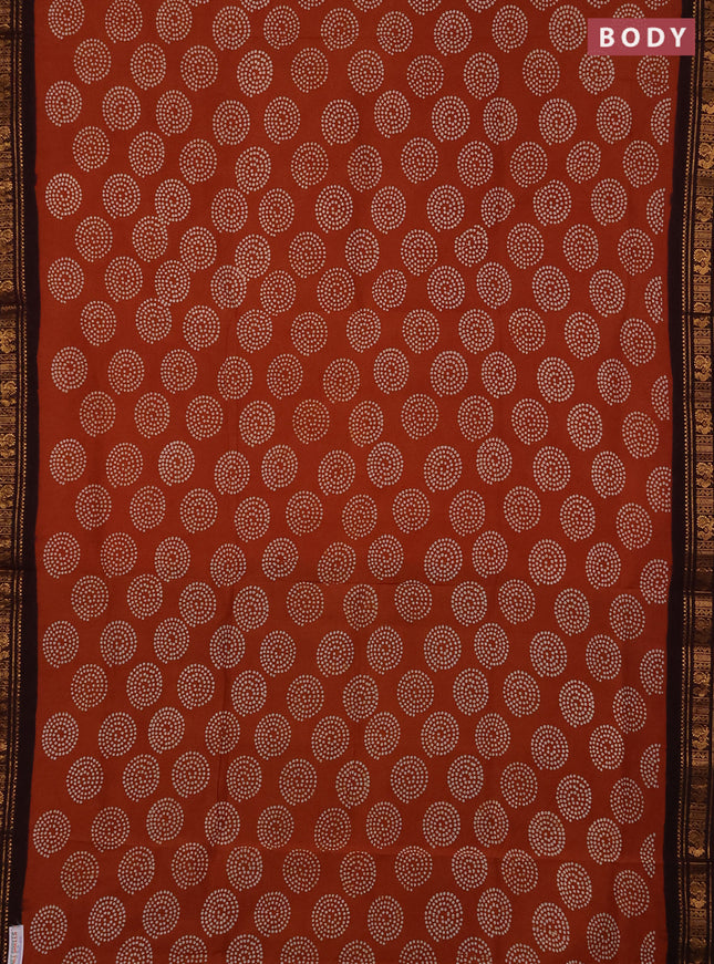 Sungudi cotton saree brown and dark coffee brown with allover batik butta prints and zari woven border