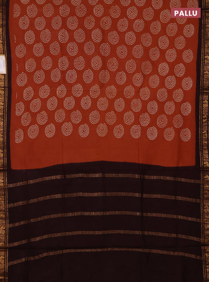 Sungudi cotton saree brown and dark coffee brown with allover batik butta prints and zari woven border
