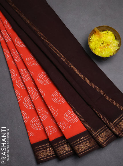 Sungudi cotton saree orange and dark coffee brown with allover batik butta prints and zari woven border