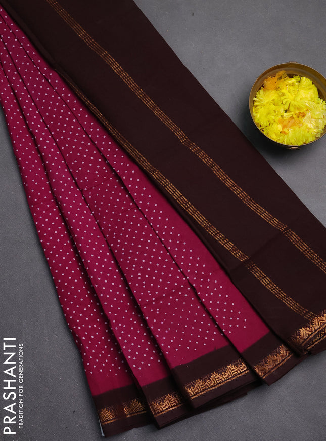 Sungudi cotton saree wine shade and coffee brown with allover batik butta prints and copper zari woven border