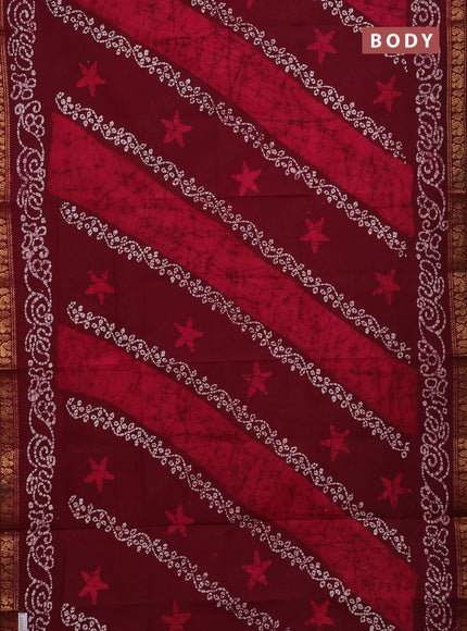 Sungudi cotton saree maroon with allover batik prints and zari woven border
