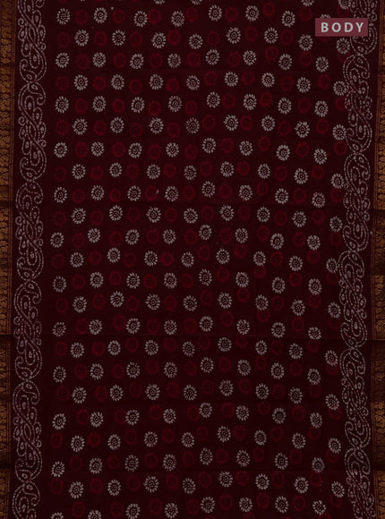 Sungudi cotton saree maroon with allover batik butta prints and zari woven printed border