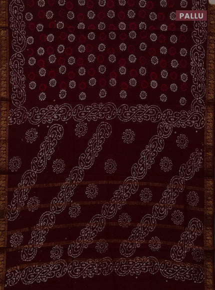 Sungudi cotton saree maroon with allover batik butta prints and zari woven printed border
