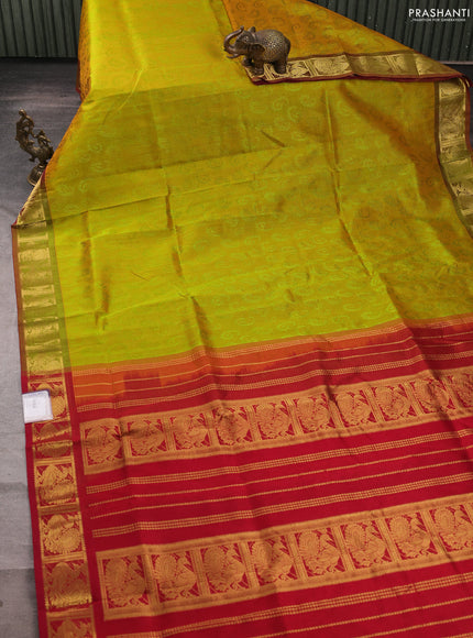 Silk cotton saree mustrad green and maroon with allover self emboss jacquard and annam zari woven border