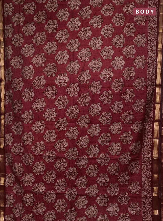 Semi maheshwari cotton saree pastel maroon and maroon with allover butta prints and zari woven border