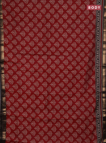 Semi maheshwari cotton saree maroon and black with allover butta prints and zari woven border