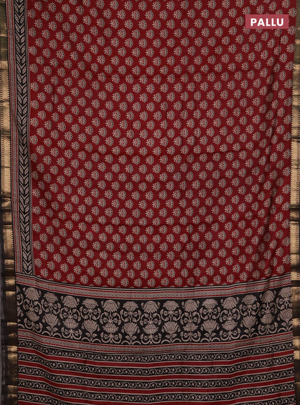 Semi maheshwari cotton saree maroon and black with allover butta prints and zari woven border
