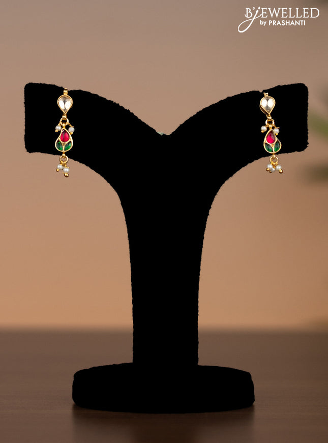 Invisible chain manga pattern with kemp pachi kundan stones and pearl hangings