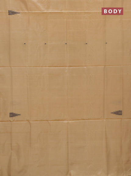 Banana pith saree sandal and green with thread woven buttas in borderless style