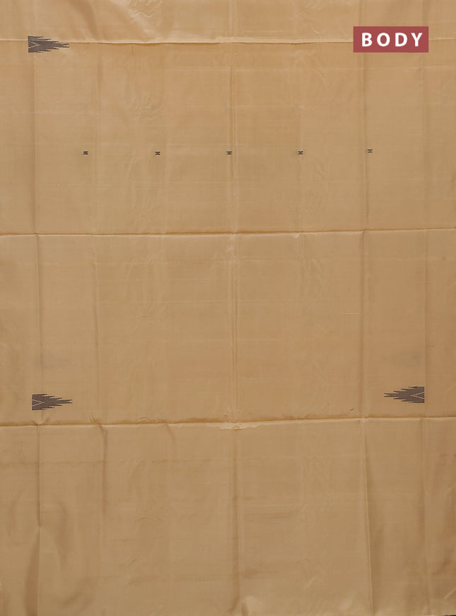 Banana pith saree sandal and green with thread woven buttas in borderless style