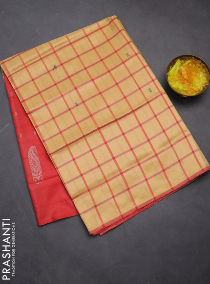 Banana pith saree sandal and red with allover checked pattern in borderless style