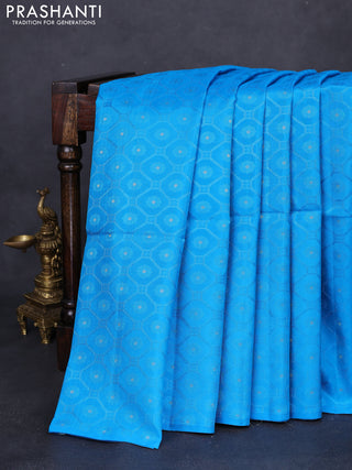 Kanchipuram silk saree cs blue and wine shade with allover self emboss in borderless style
