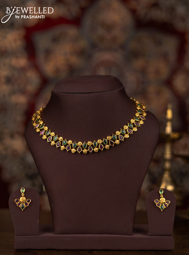Antique necklace simple design with kemp stones