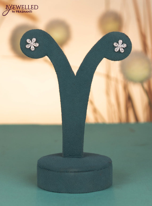 Invisible chain floral design with cz stones