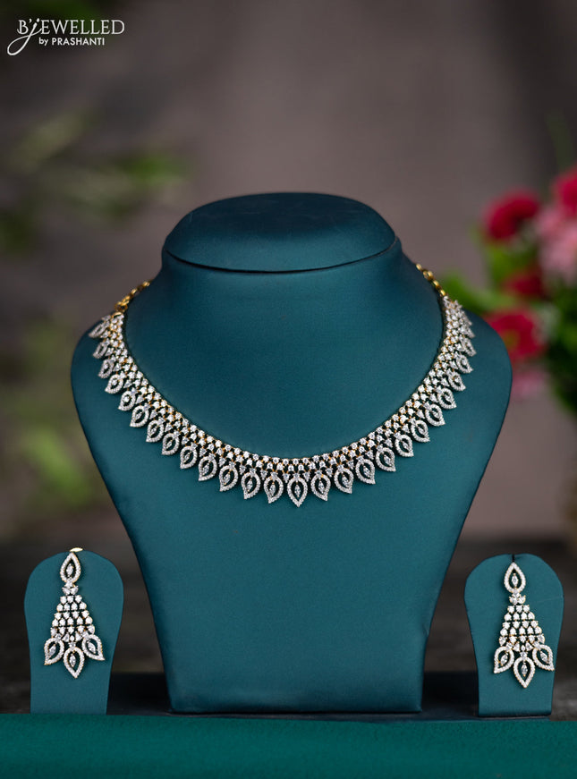 Zircon necklace manga pattern with cz stones in gold finish