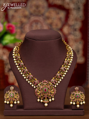 Antique necklace with kemp stones and pearl hangings