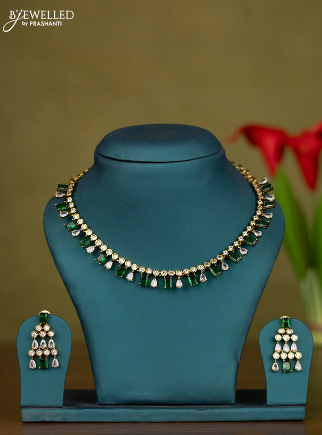 Necklace with emerald and kundan stones in victorian finish
