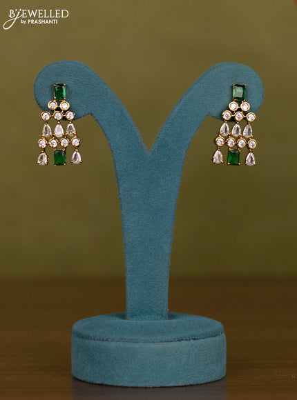 Necklace with emerald and kundan stones in victorian finish