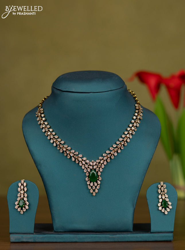 Necklace with emerald and cz stones in victorian finish