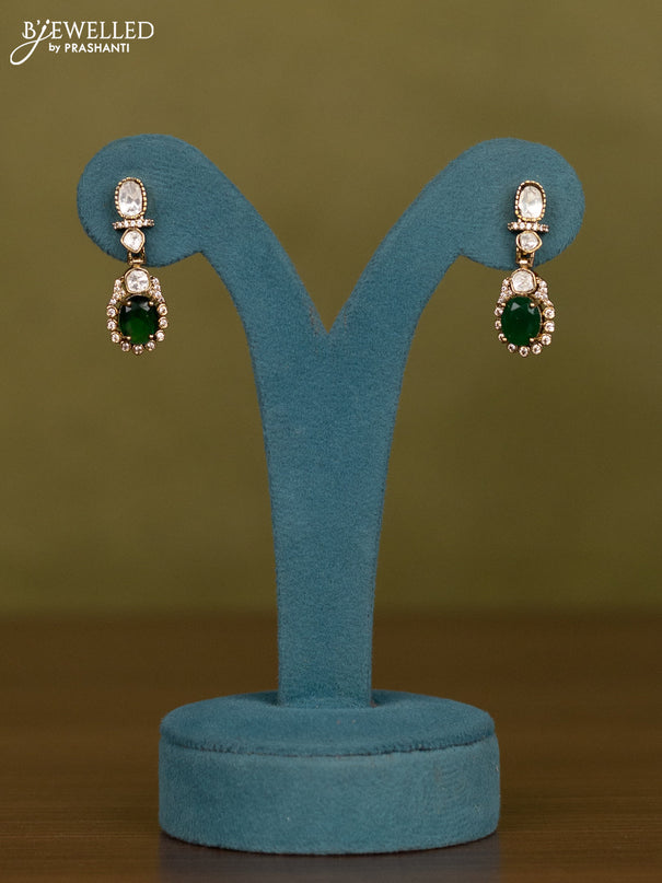 Necklace with emerald and kundan cz stones in victorian finish