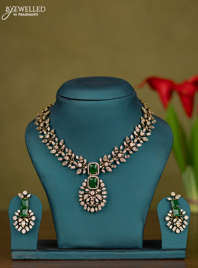 Necklace with emerald and cz stones in victorian finish