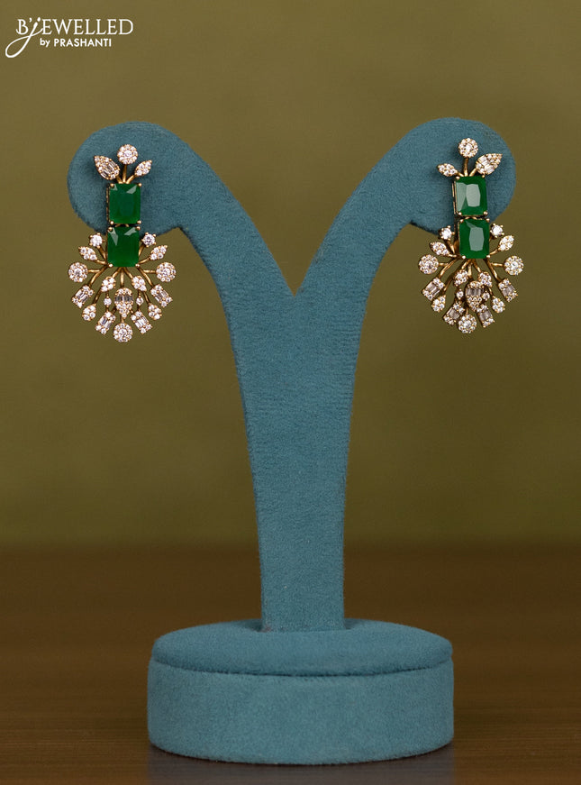 Necklace with emerald and cz stones in victorian finish