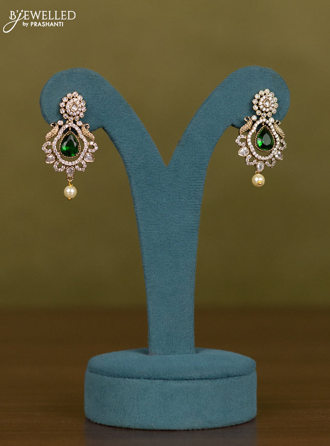 Necklace with emerald & cz stones and pearl hanging in victorian finish