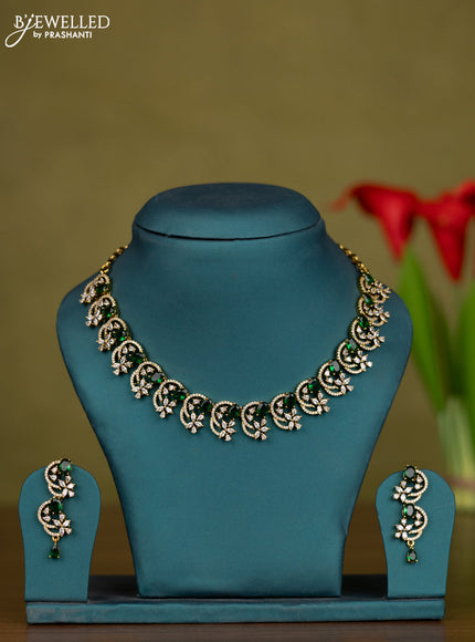 Necklace with emerald and cz stones in victorian finish