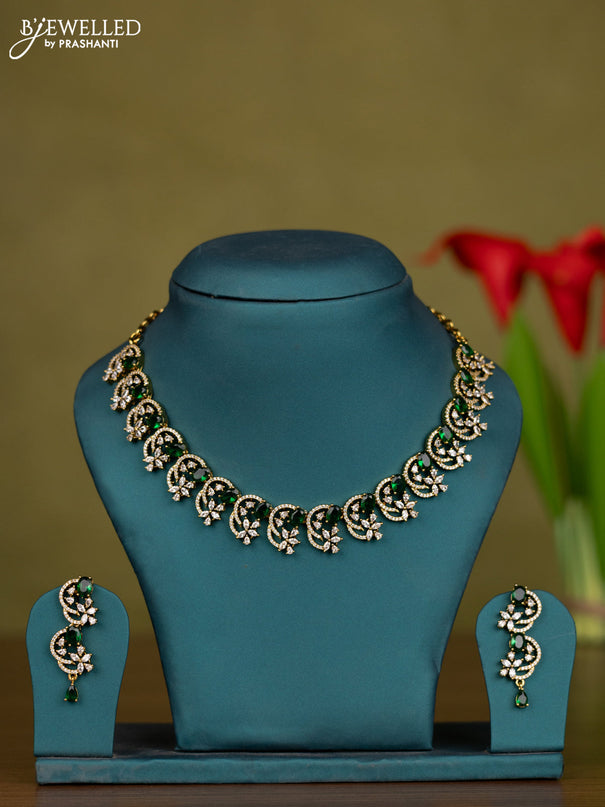 Necklace with emerald and cz stones in victorian finish