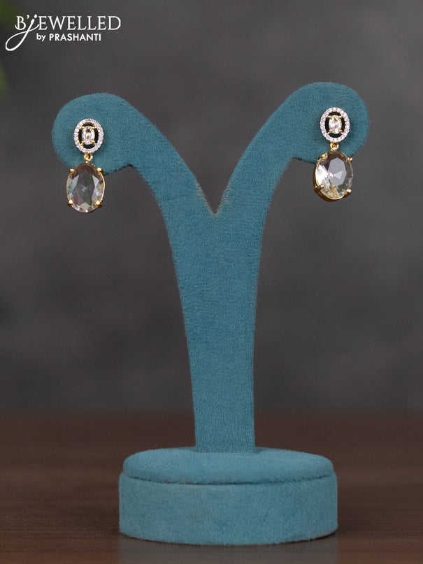 Zircon necklace with cz stones in gold finish