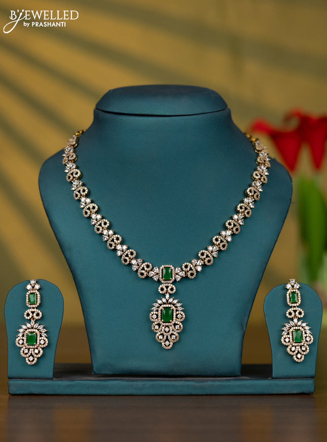Necklace with emerald and cz stones in victorian finish