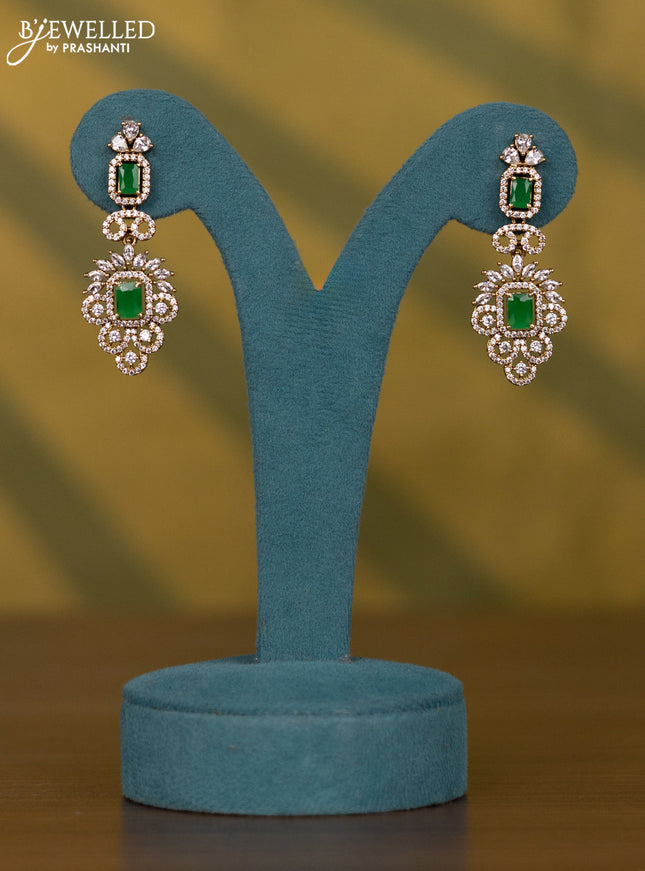 Necklace with emerald and cz stones in victorian finish