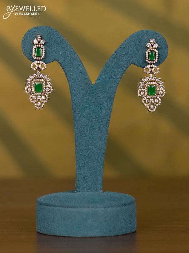 Necklace with emerald and cz stones in victorian finish