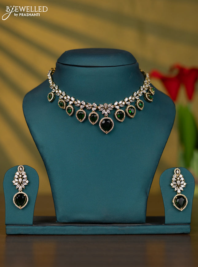 Necklace with emerald and cz stones in victorian finish