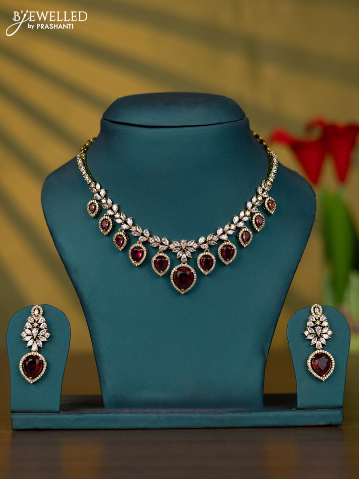 Necklace with ruby and kundan stones in victorian finish