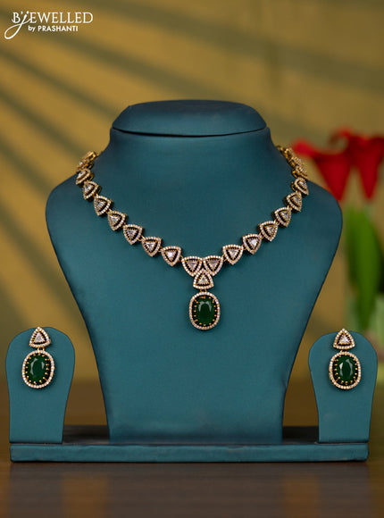 Necklace with emerald and cz stones in victorian finish