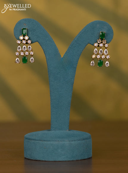 Necklace with emerald and kundan stones in victorian finish