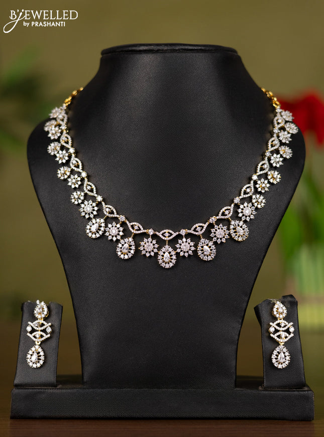 Zircon necklace with cz stones in gold finish