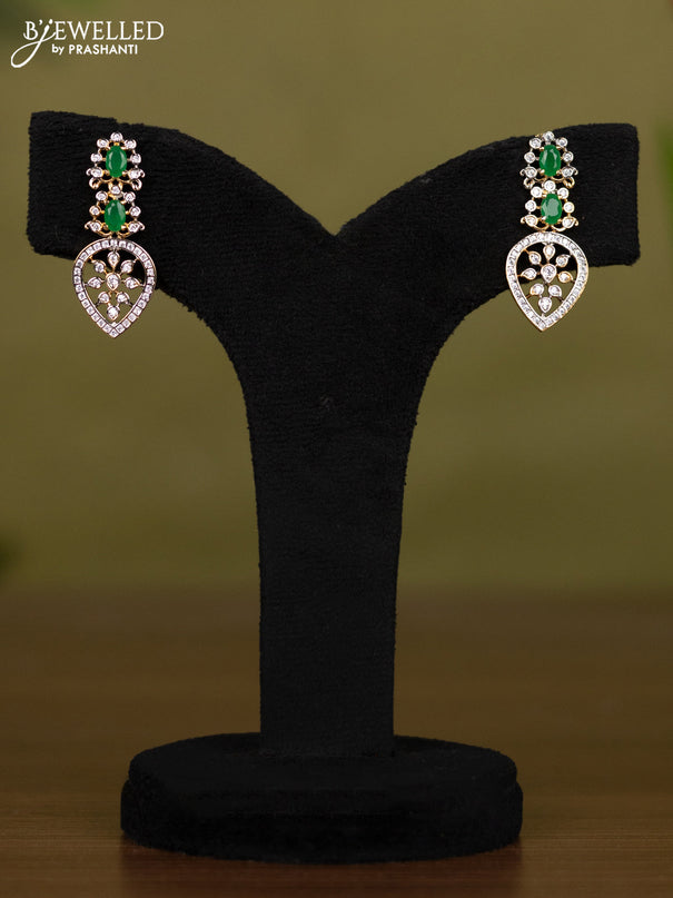 Zircon necklace manga pattern with emerald and cz stones in gold finish