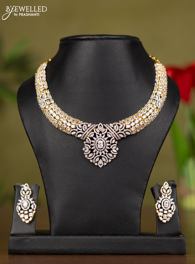 Zircon necklace with cz stones in gold finish