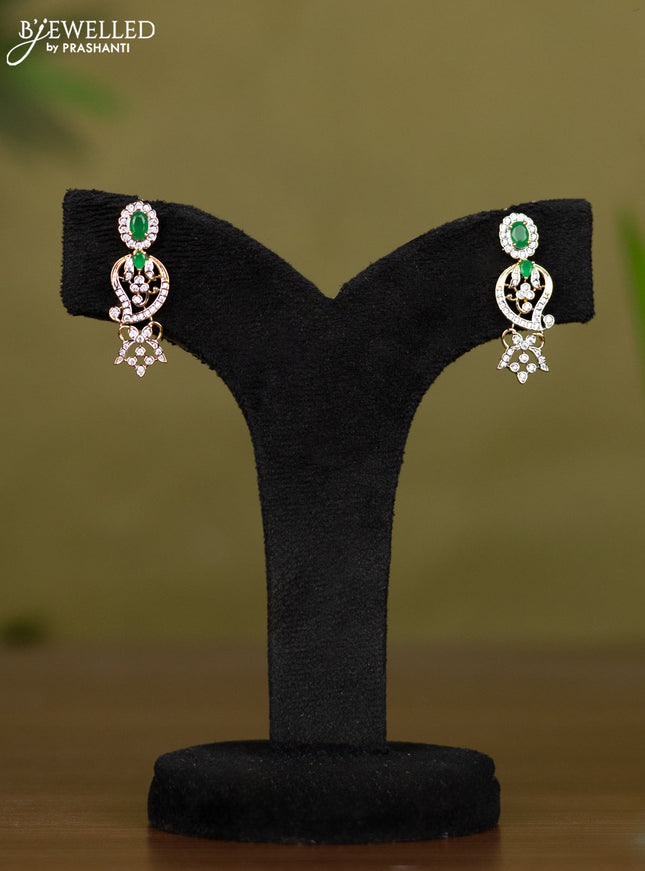 Zircon necklace manga pattern with emerald and cz stones in gold finish