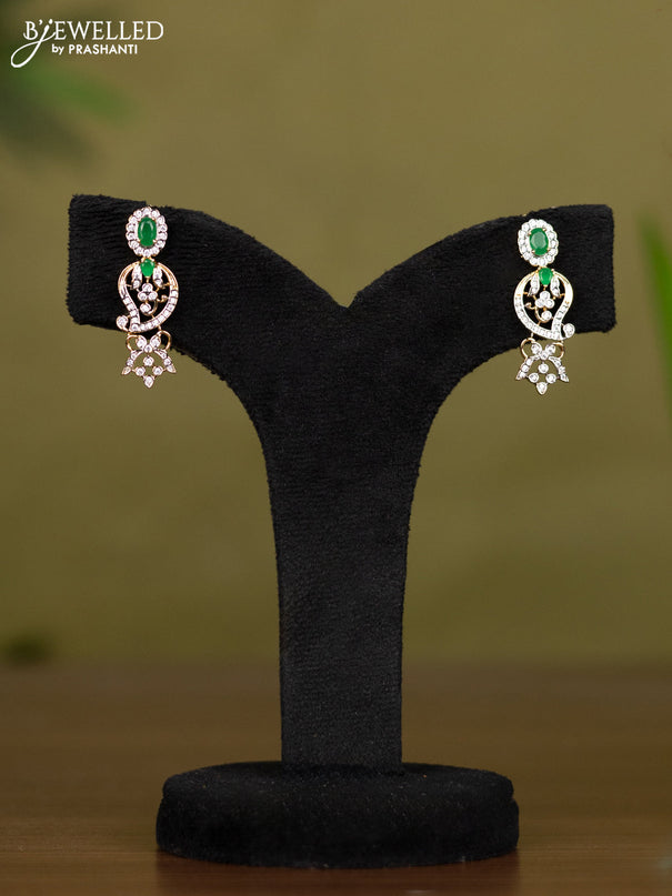 Zircon necklace manga pattern with emerald and cz stones in gold finish