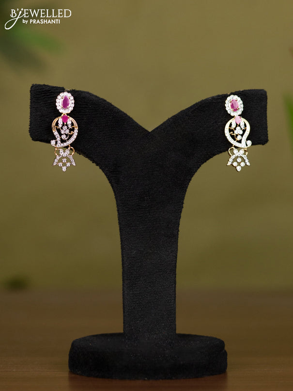 Zircon necklace manga pattern with ruby and cz stones in gold finish