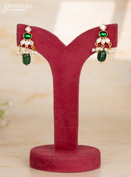 Beaded green necklace with floral pendant in victorian finish