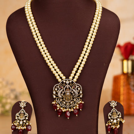 Collection image for: Pearl Necklace