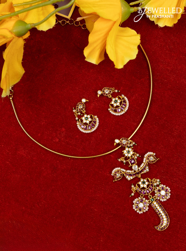 Ring type choker with kemp and cz stones