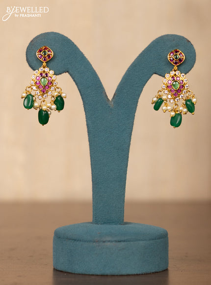 Invisible chain leaf design in multicolor kemp stones and pearl hangings