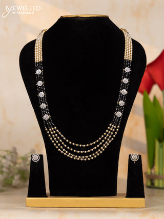 Beaded necklace black color beads with small circle cz stone pendants