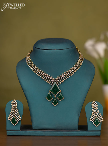 Necklace with emerald and cz stones in victorian finish